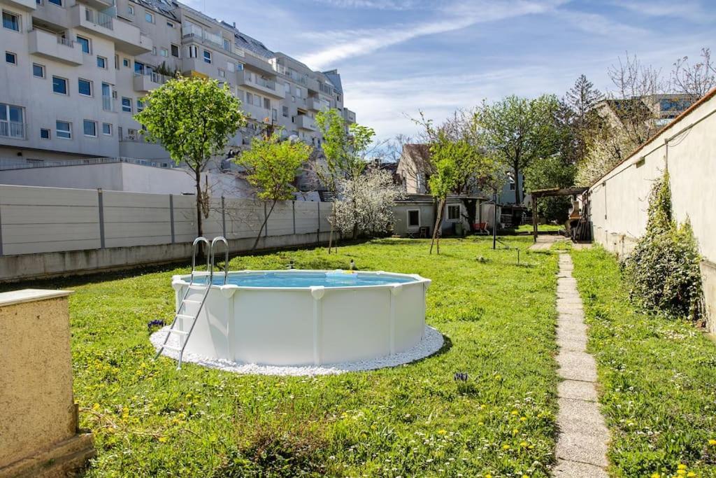 Hébergement de vacances 4-bedroom House & Large Garden Vienne